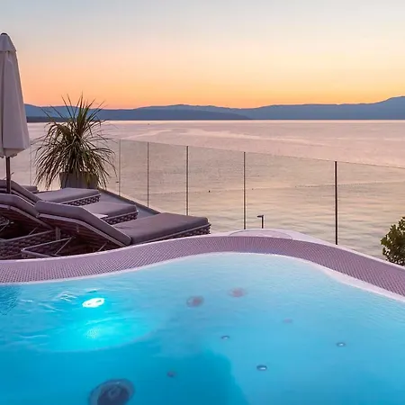 Hotel Luxury Riva 5*