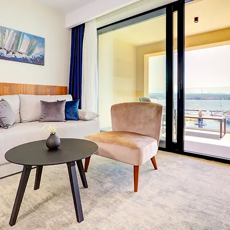 Luxury Riva Hotel