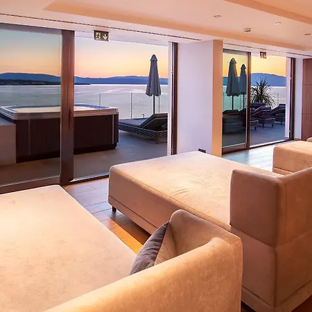 Luxury Riva マリンスカ