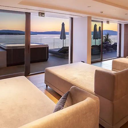 Hotel Luxury Riva 5*