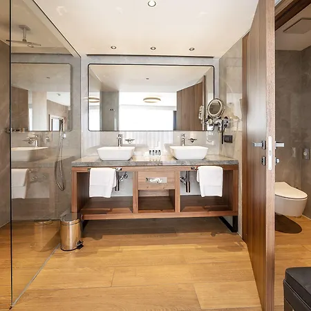 Hotel Luxury Riva