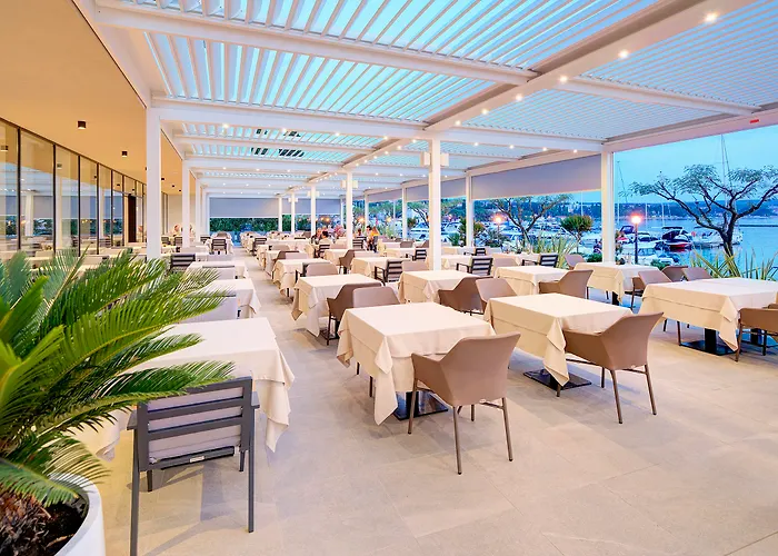 Otel Luxury Riva Malinska